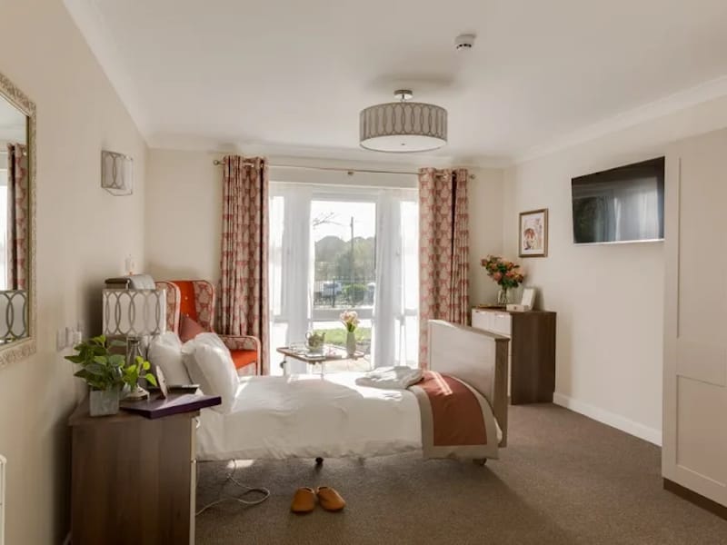 Ayton House - Assisted Living in Littlehampton, England photo 5