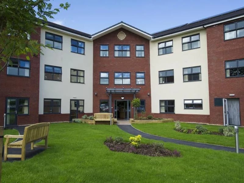 Lake View Residential Care Home - Nursing Home in Telford, England photo 2