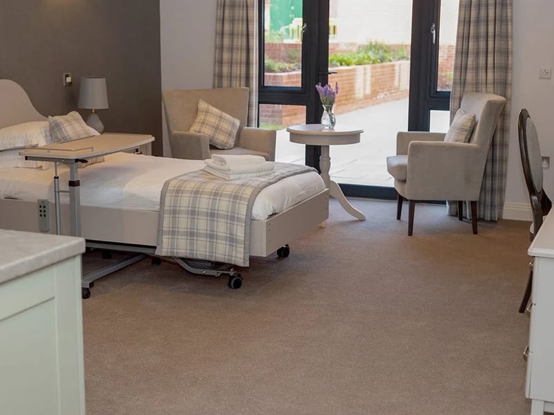 Gainsborough Hall Care Home - Assisted Living in Leamington Spa, England photo 2
