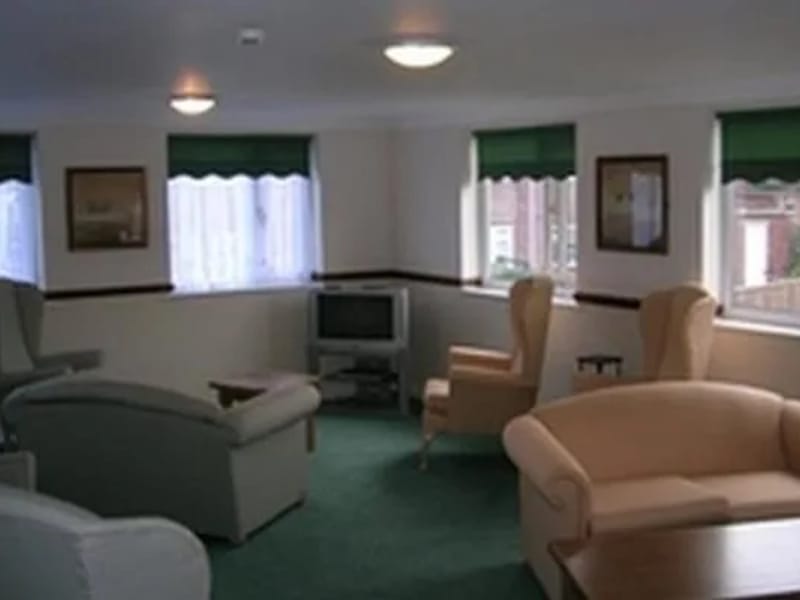 Oaklands Manor Nursing Home - Nursing Home in Saltburn-By-The-Sea, England photo 3