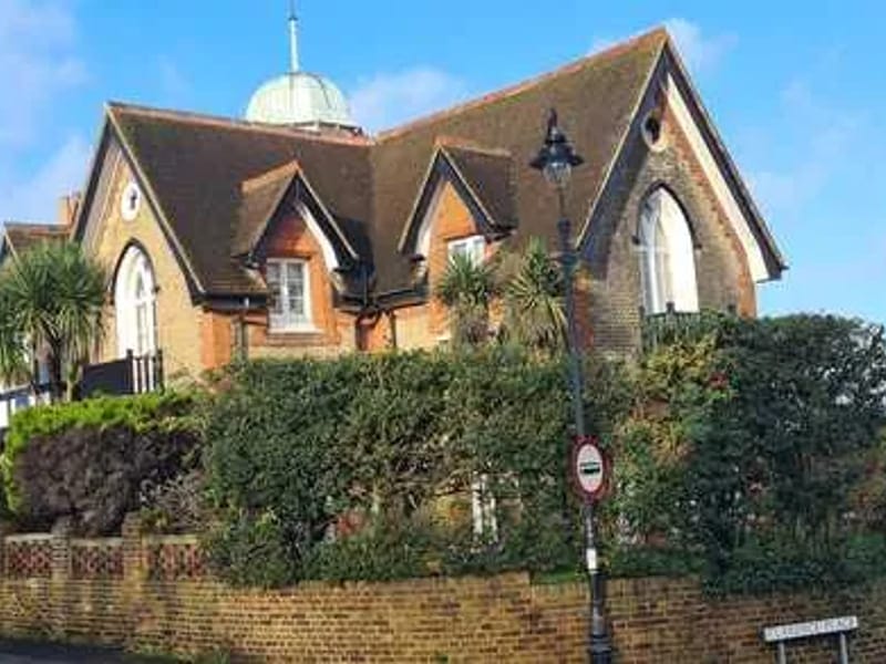 Hollywood Rest Home - Nursing Home in Grays, England photo 3