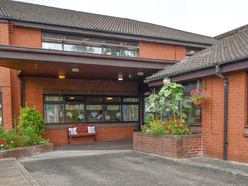 Lakelands Residential Care Home - Nursing Home in Wigan, England photo 4