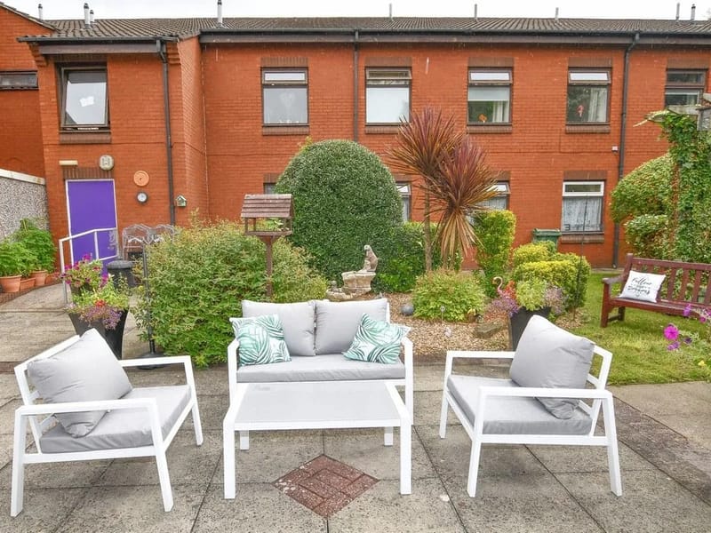 Lakelands Residential Care Home - Nursing Home in Wigan, England photo 5