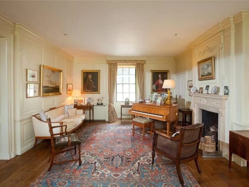 Fearnley House - Assisted Living in Old Windsor, England photo 2