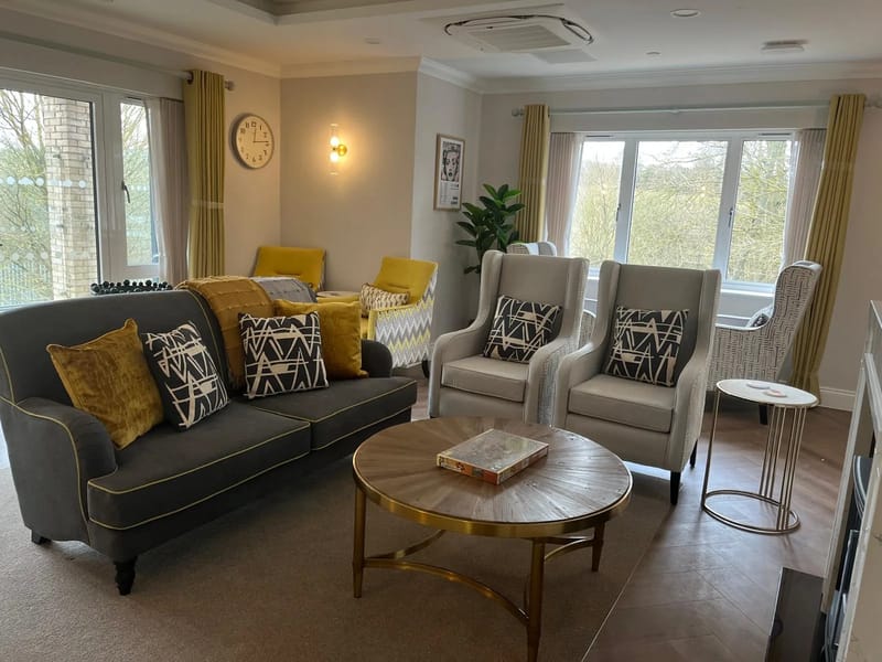 Meadowhill Care Home - Nursing Home in Borehamwood, England photo 2