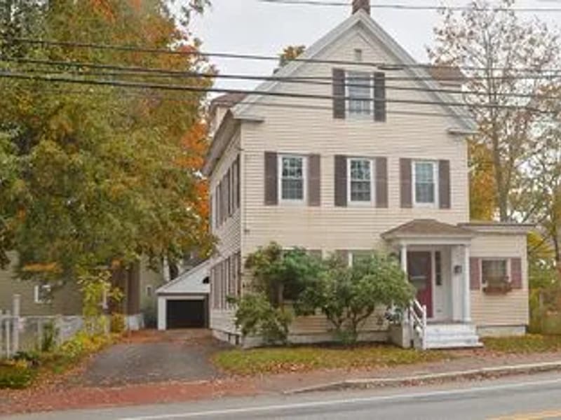 Beach Street House - Assisted Living in Saco, ME photo 2
