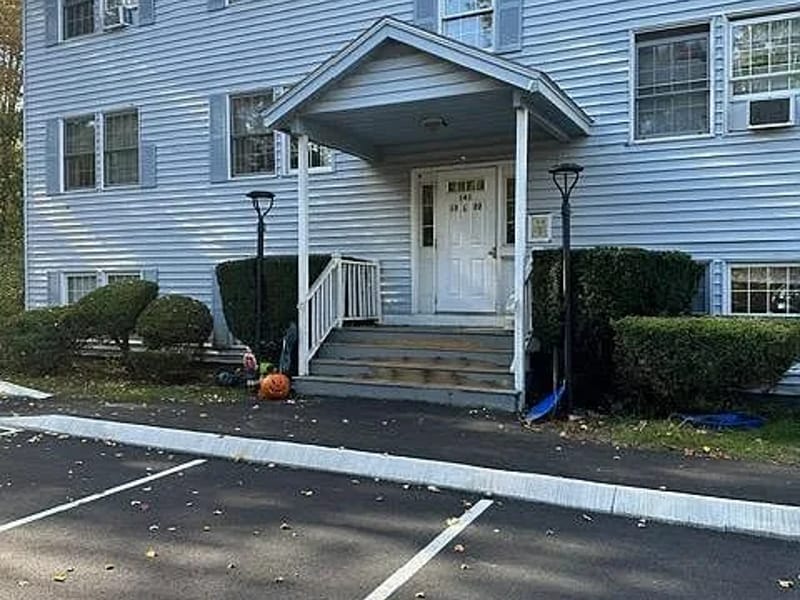 Beach Street House - Assisted Living in Saco, ME photo 3