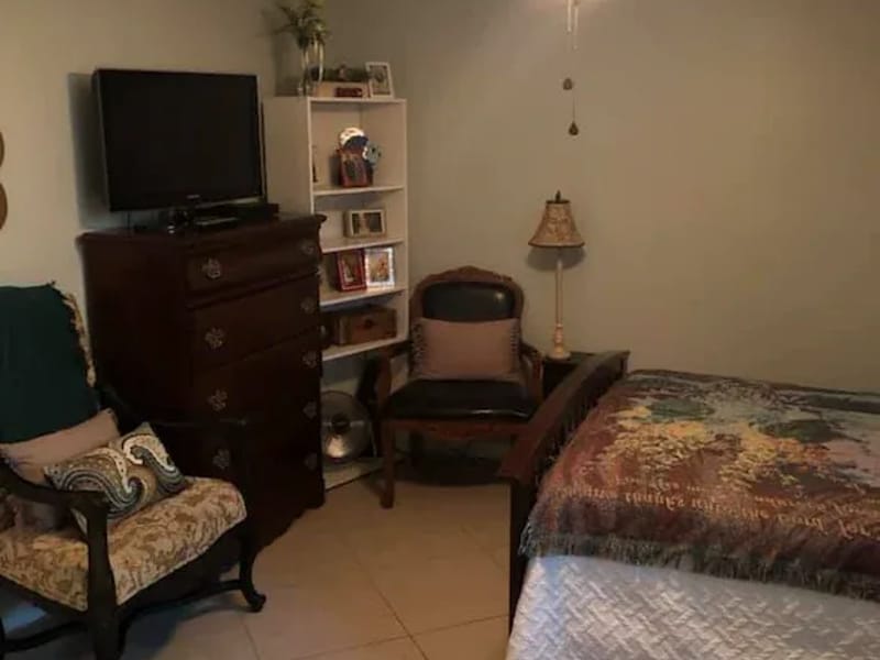 Holland Place Senior Living Llc — Assisted Living, Nederland, TX · photo 3