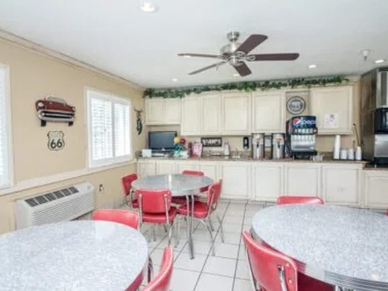 Broadway Care & Rehab Center - Nursing Home in Muskogee, OK photo 3