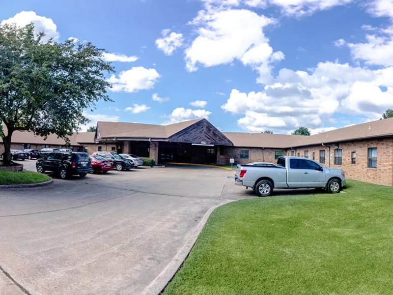 Mitchell Care & Rehab Center — Nursing Home, Mcalester, OK · photo 3