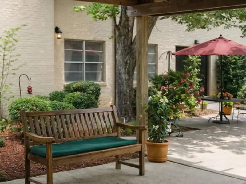 Lakeland Community Care Center - Nursing Home in Jackson, MS photo 3