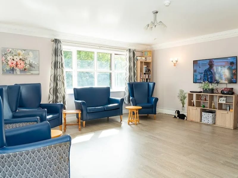 Willow Green Care Home in Darlington, England photo 7