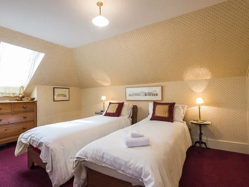 Linden House - Nursing Home in Epsom, England photo 2