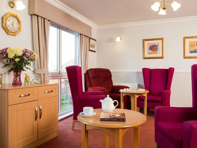 Hillside Care Home - Nursing Home in Caterham, England photo 1