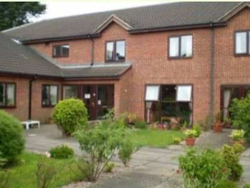 Haywood Oaks Care Home in Mansfield, England photo 1