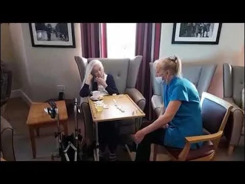 Kingfisher Court - Assisted Living in Sutton-In-Ashfield, England photo 2