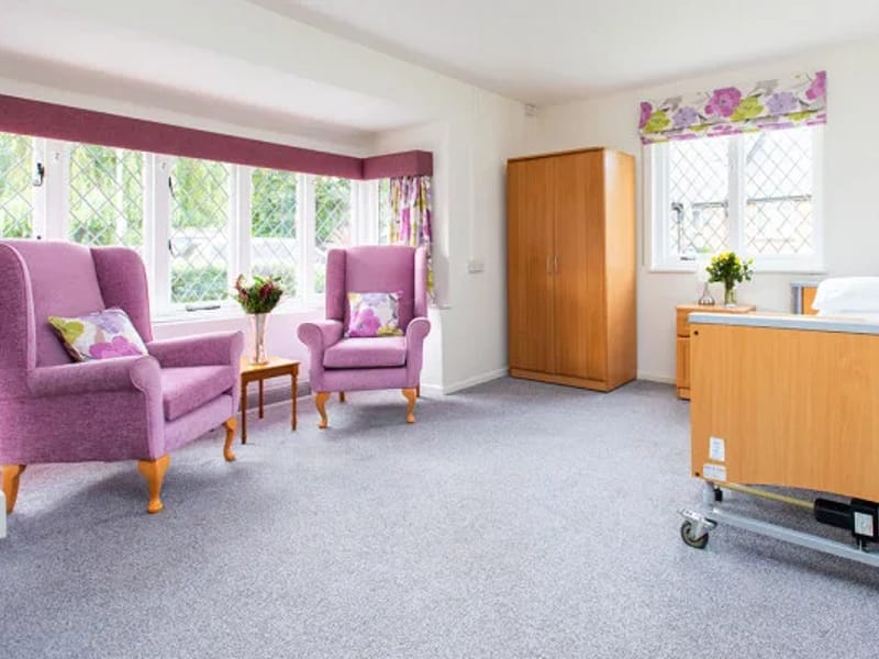 Little Bramingham Farm Residential Care Home - Assisted Living in Luton, England photo 2