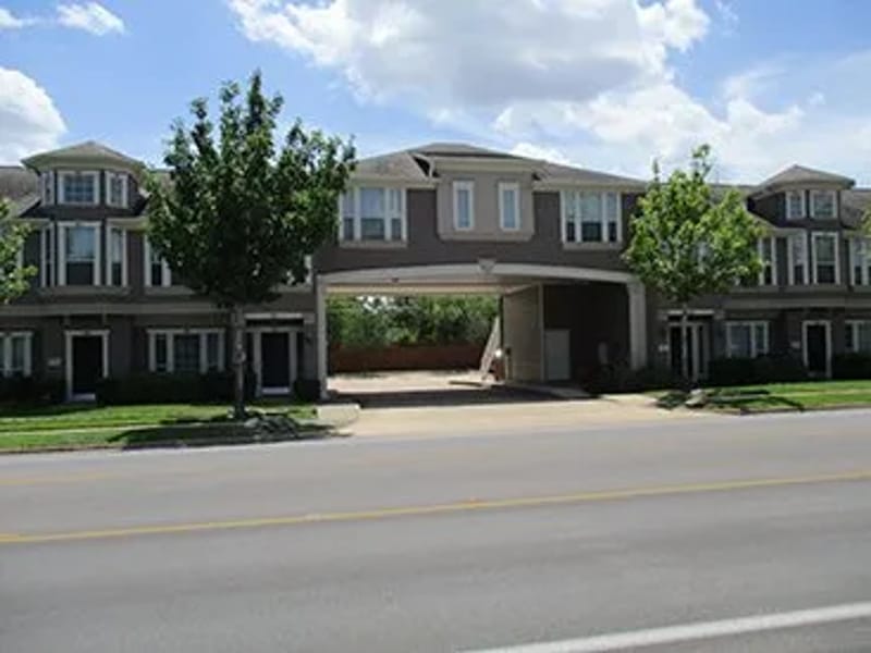 Arbor Heights At University - Assisted Living in Des Moines, IA photo 2