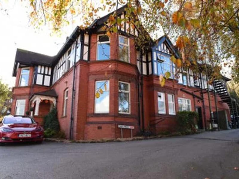 Hillcrest Residential Care Home - Assisted Living in Frodsham, England photo 3