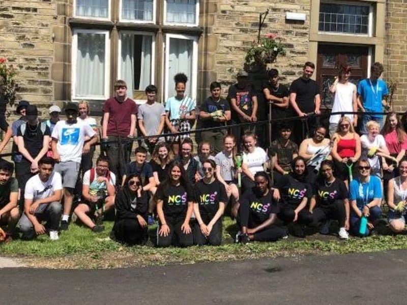 Longroyds and Pilling House Care Home - Assisted Living in Huddersfield, England photo 5