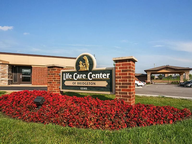 Life Care Center of Bridgeton - Nursing Home in Bridgeton, MO photo 2