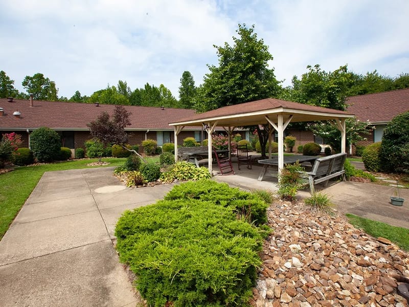 Ahc Waverly - Nursing Home in Waverly, TN photo 2