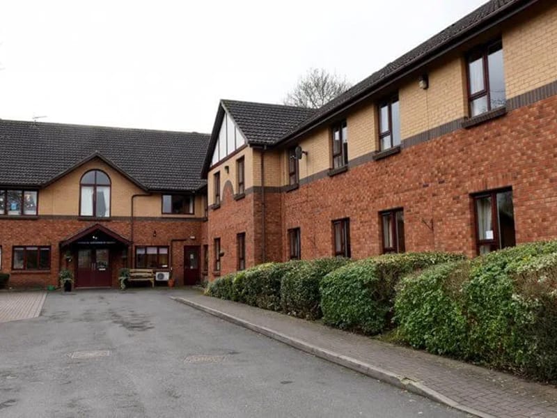 Kenilworth Care Home - Assisted Living in Banstead, England photo 2