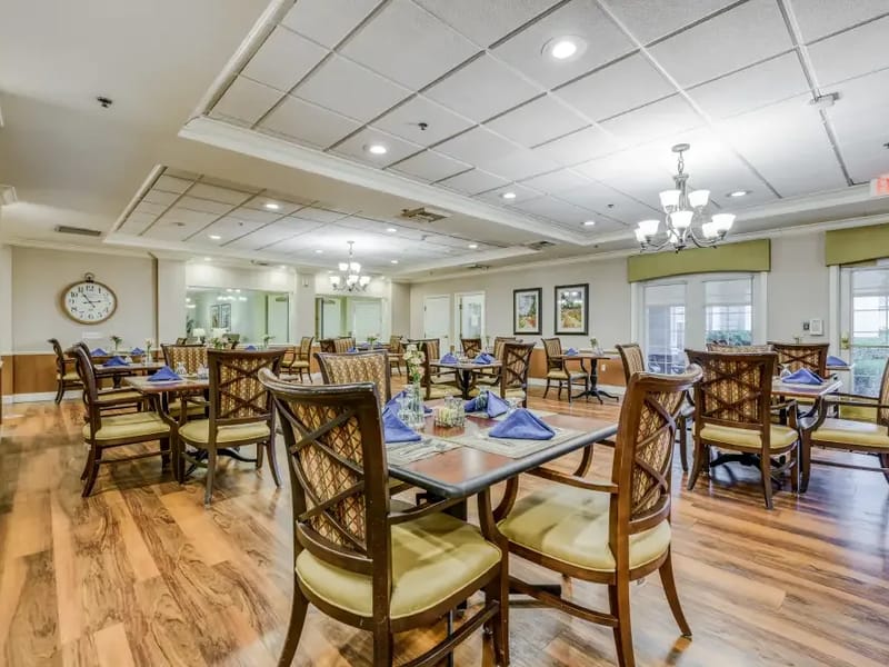 Brookdale Northridge - Assisted Living in Northridge, CA photo 2