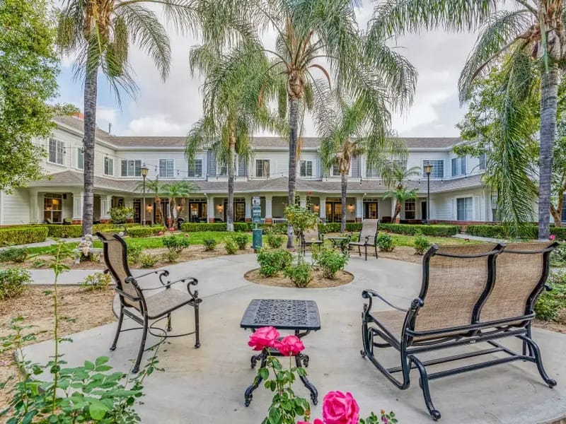 Brookdale Northridge - Assisted Living in Northridge, CA photo 3