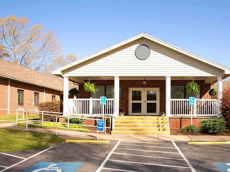 Autumn Care of Marion - Nursing Home in Marion, NC photo 3