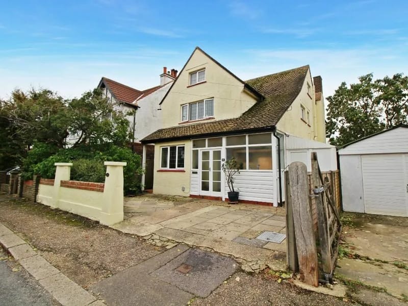 United Response - 26 Tennyson Road in Bognor Regis, England photo 2