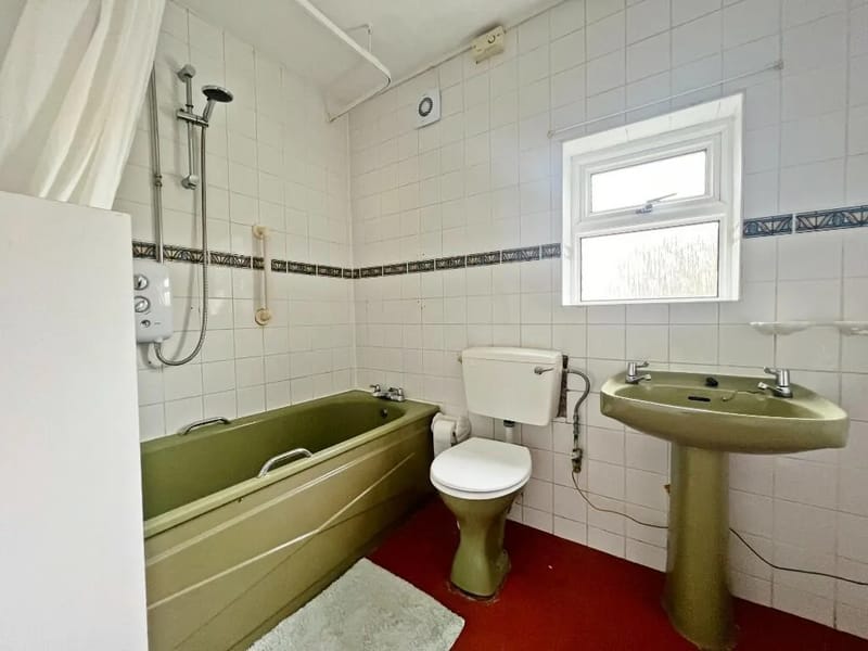 United Response - 26 Tennyson Road in Bognor Regis, England photo 3
