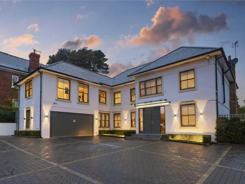 Anne Residential Homes - 74 Coombe - Assisted Living in Kingston Upon Thames, England photo 2