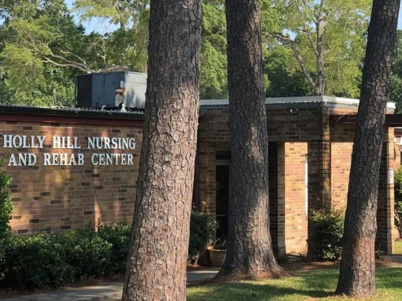 Holly Hill House - Nursing Home in Sulphur, LA photo 1