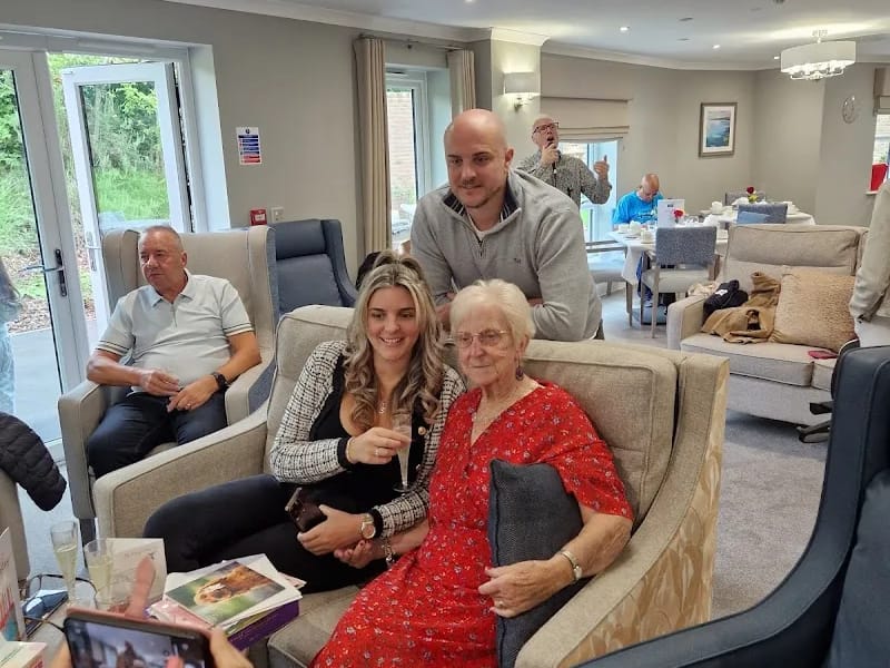 Friends Place - Assisted Living in Reading, England photo 8