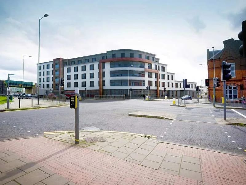 Honeybourne Gate in Cheltenham, England photo 2