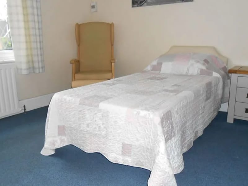 Fairlawn Residential Home - Nursing Home in Maidstone, England photo 2