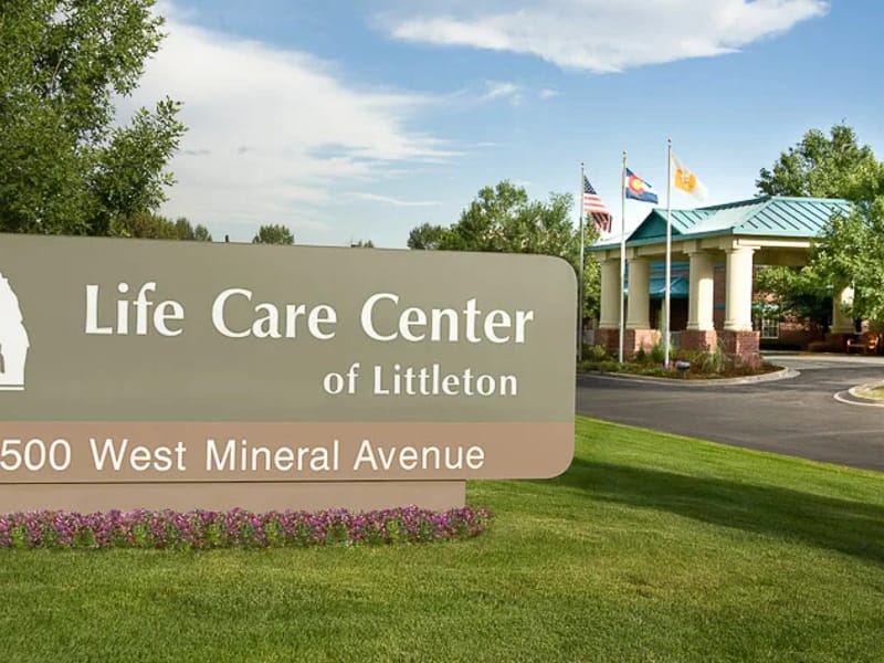 Life Care Center of Littleton - Nursing Home in Littleton, CO photo 2