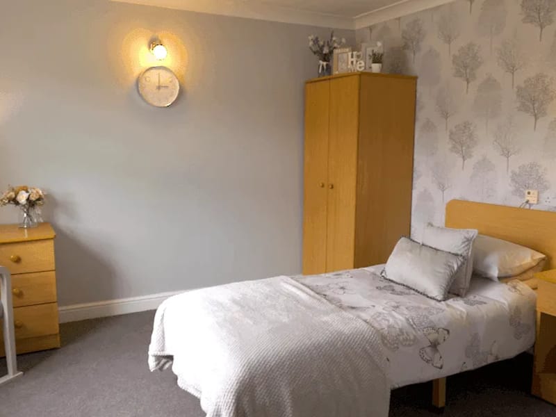 Willow Bank Care Home - Nursing Home in Bradford, England photo 2