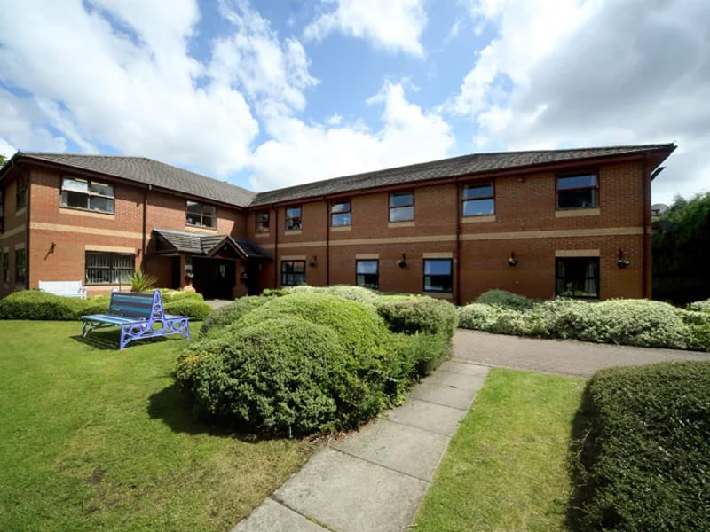 Balmoral Care Home - Nursing Home in Hyde, England photo 3