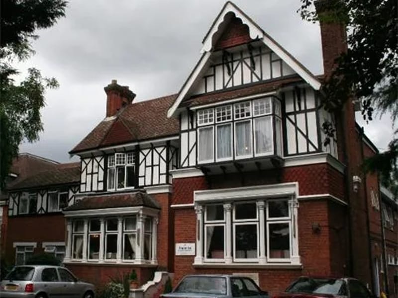 Parkside in Romford, England photo 2