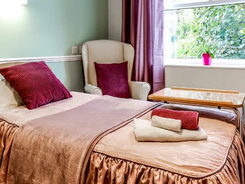 Dovecote Manor Care Home - Nursing Home in Milton Keynes, England photo 2