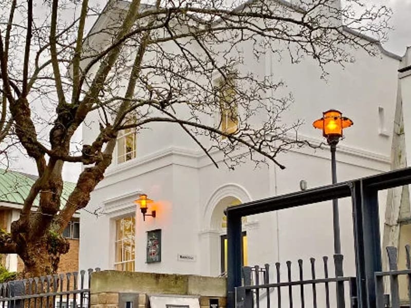 Arnold House in London, England photo 2