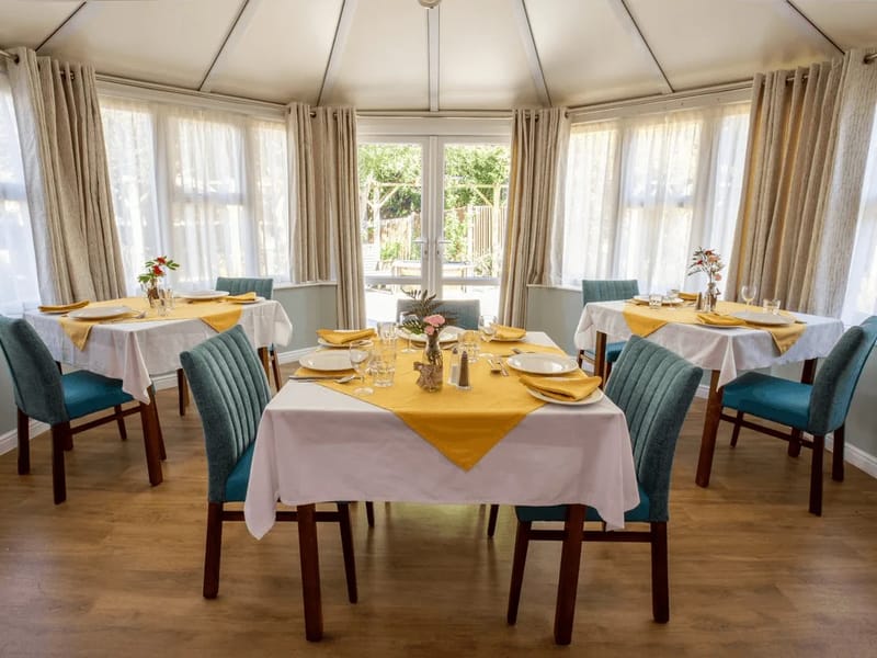 Care at Parkside - Assisted Living in Oldham, England photo 3