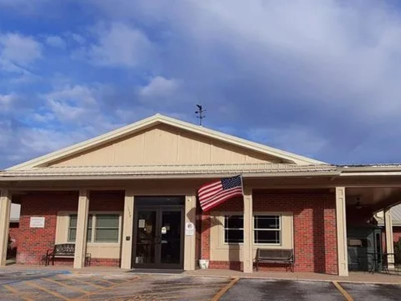 Jefferson City Manor Care Center - Nursing Home in Jefferson City, MO photo 3