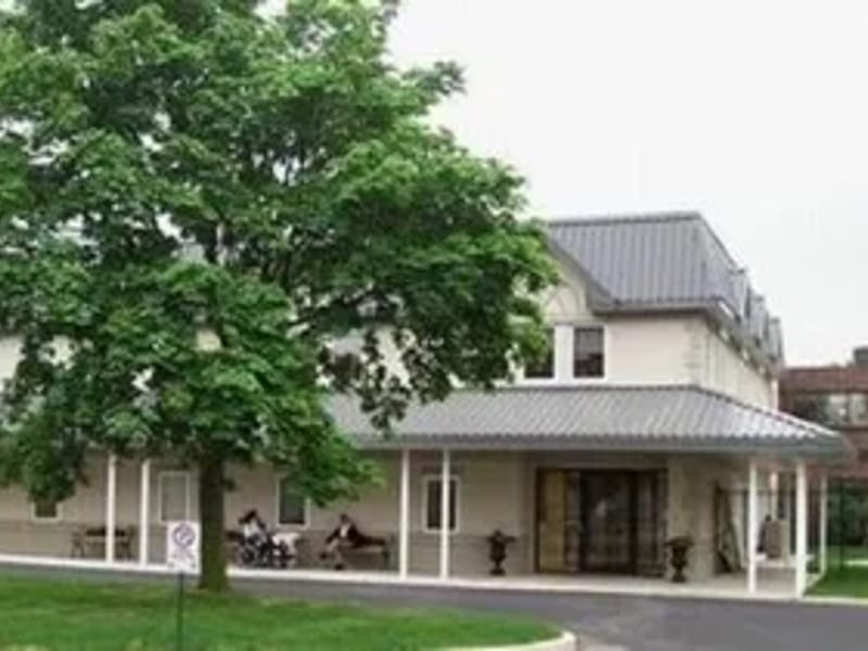 EXTENDICARE/ST. CATHARINES - Nursing Home in St Catharines, ON photo 3