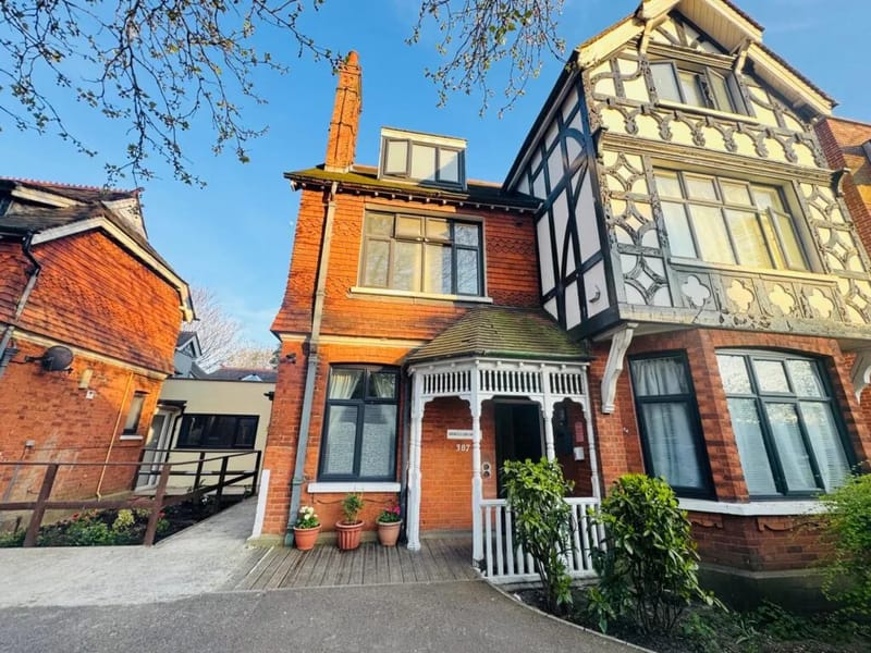 Greenfield Care Home - Nursing Home in Mitcham, England photo 3