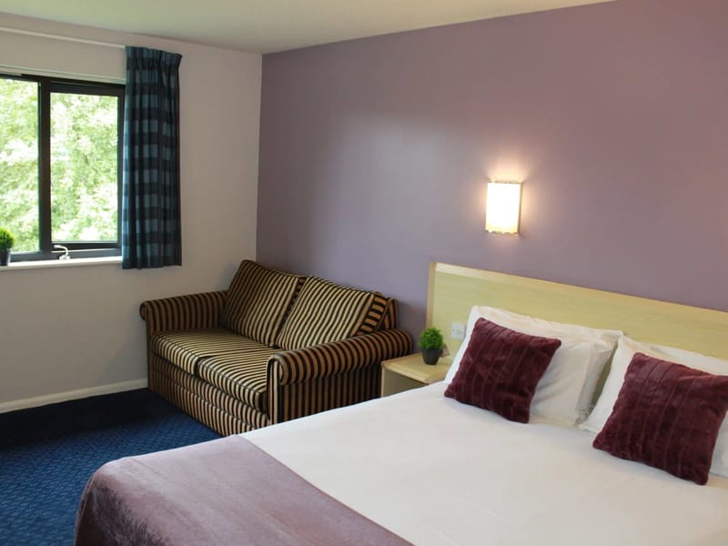 Ashton Lodge - Nursing Home in Dunstable, England photo 2