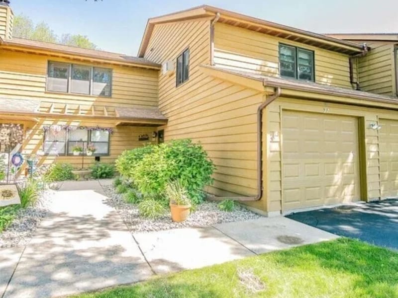 Alexandrite Manor Vna Apartments - Assisted Living in Neenah, WI photo 3