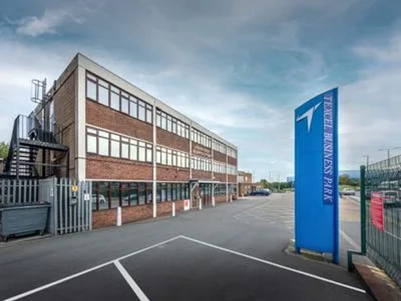 London House Business Centre Thames Road Crayford in Dartford, England photo 2